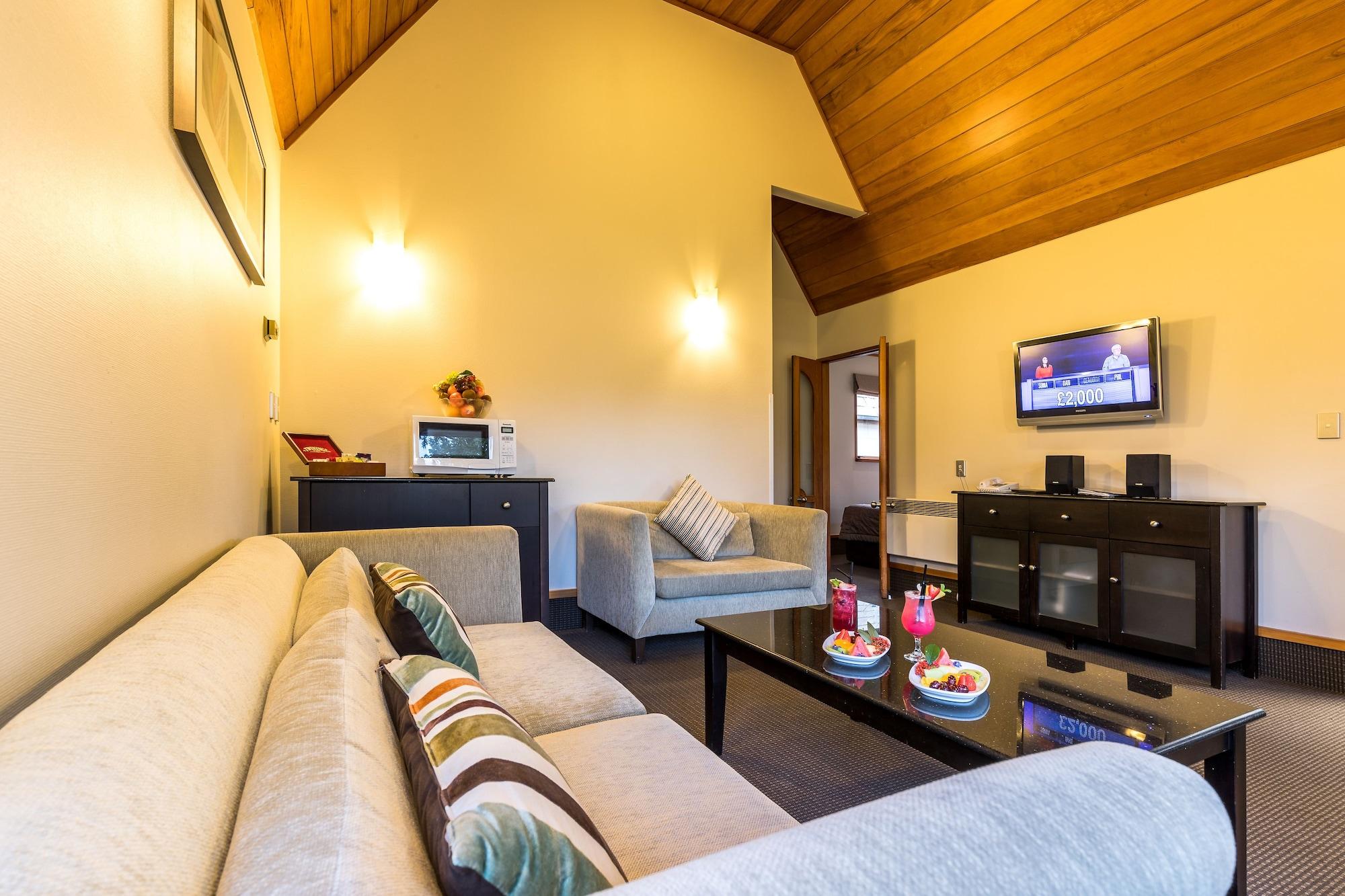 Distinction Te Anau Hotel & Villas Exterior foto