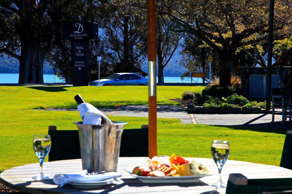 Distinction Te Anau Hotel & Villas Exterior foto